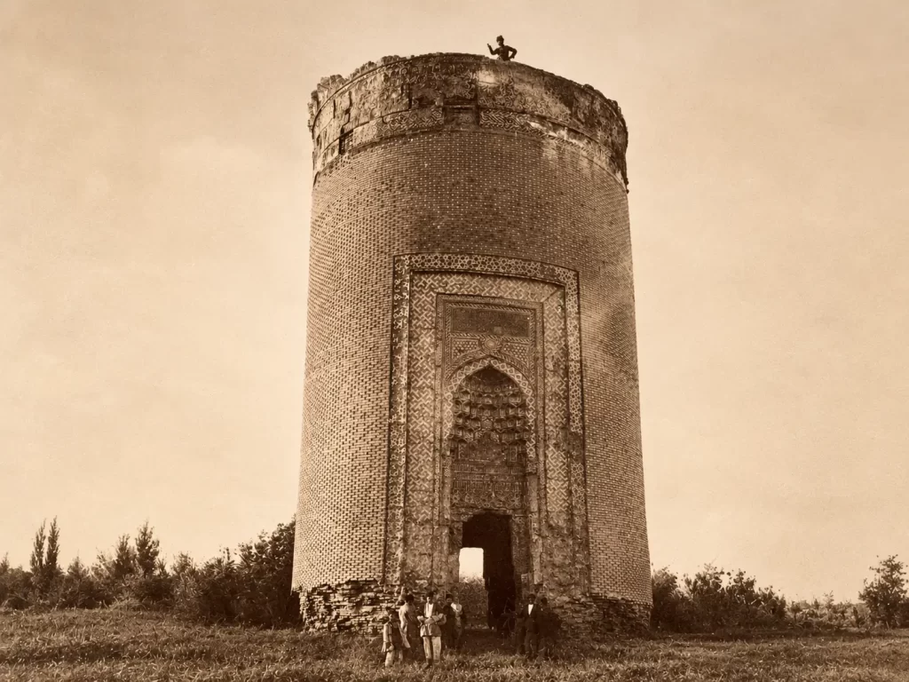 מגדל מירי־ח'אתון בקוהנה־שהר (סלמאס העתיקה), איראן, צילום מסוף המאה ה־19
